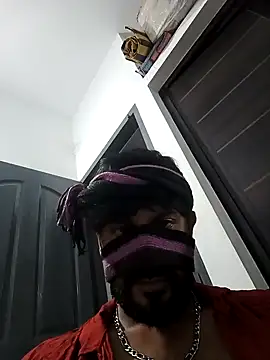 Snapshot of johnsinsexy chatting on December 16, 4:38 pm johnsinsexy online show from December 16, 4:38 pm