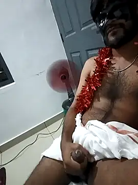 Snapshot of johnsinsexy chatting on December 21, 5:18 pm johnsinsexy online show from December 21, 5:18 pm