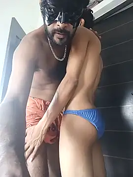 Snapshot of johnsinsexy chatting on January 6, 6:14 am johnsinsexy online show from January 6, 6:14 am