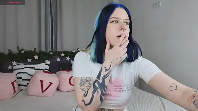 tender kiitty online show from December 20, 3:19 pm