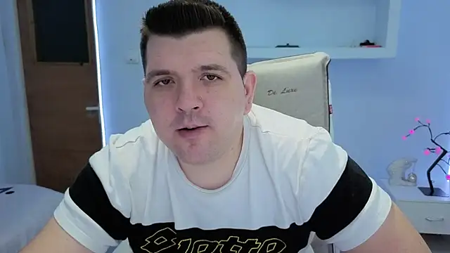 Snapshot of JasonJacks chatting on November 27, 3:52 am JasonJacks online show from November 27, 3:52 am