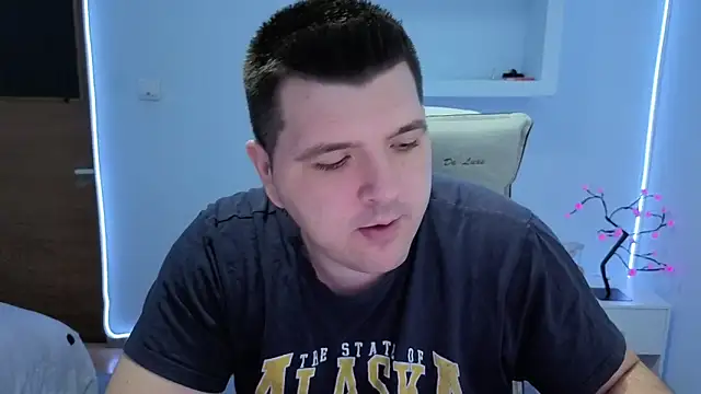 Snapshot of JasonJacks chatting on December 1, 4:50 am JasonJacks online show from December 1, 4:50 am