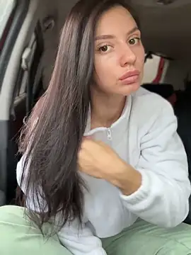 Snapshot of JulliaVegas chatting on October 4, 2:20 am JulliaVegas online show from October 4, 2:20 am