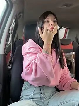 Snapshot of JulliaVegas chatting on October 22, 2:01 am JulliaVegas online show from October 22, 2:01 am