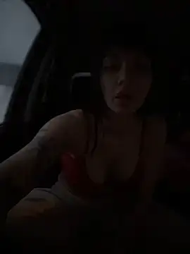 Snapshot of JulliaVegas chatting on December 15, 2:16 am JulliaVegas online show from December 15, 2:16 am