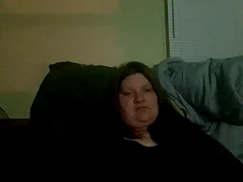chrissybear84 online show from March 18, 11:13 am