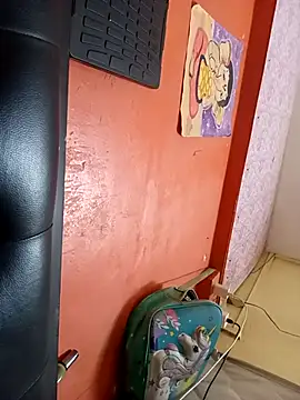 Snapshot of sunita-doll chatting on October 8, 1:36 am sunita-doll online show from October 8, 1:36 am