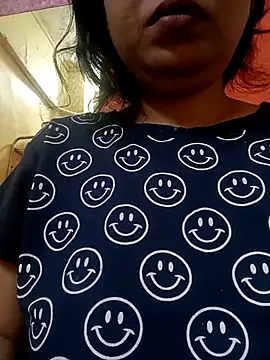 Snapshot of sunita-doll chatting on November 19, 1:27 am sunita-doll online show from November 19, 1:27 am