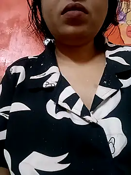 Snapshot of sunita-doll chatting on December 3, 1:35 am sunita-doll online show from December 3, 1:35 am