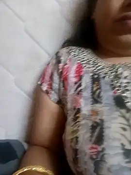 Snapshot of sunita-doll chatting on December 5, 4:58 pm sunita-doll online show from December 5, 4:58 pm