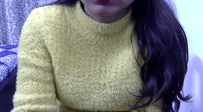 hot  surbhi online show from January 19, 2:49 pm