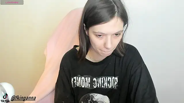 DarkWillow228 online show from February 17, 3:47 am