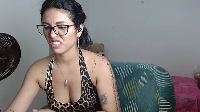 Snapshot of Sexy_Lia_ chatting on February 27, 2:44 am Sexy Lia online show from February 27, 2:44 am