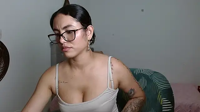 Snapshot of Sexy_Lia_ chatting on March 17, 3:00 am Sexy Lia online show from March 17, 3:00 am
