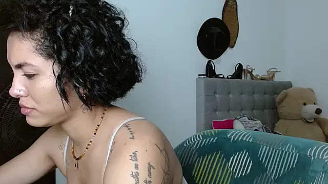 Snapshot of Sexy_Lia_ chatting on May 5, 4:53 am Sexy Lia online show from May 5, 4:53 am