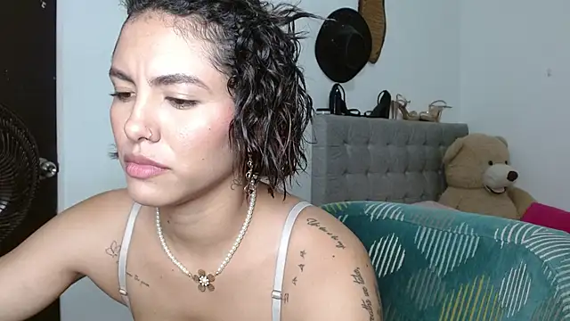Snapshot of Sexy_Lia_ chatting on May 22, 3:35 am Sexy Lia online show from May 22, 3:35 am