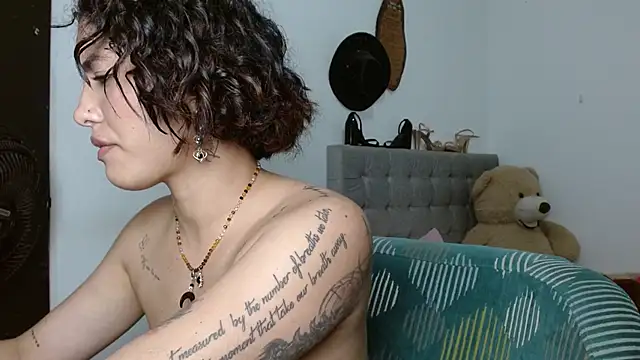 Snapshot of Sexy_Lia_ chatting on June 17, 2:58 am Sexy Lia online show from June 17, 2:58 am