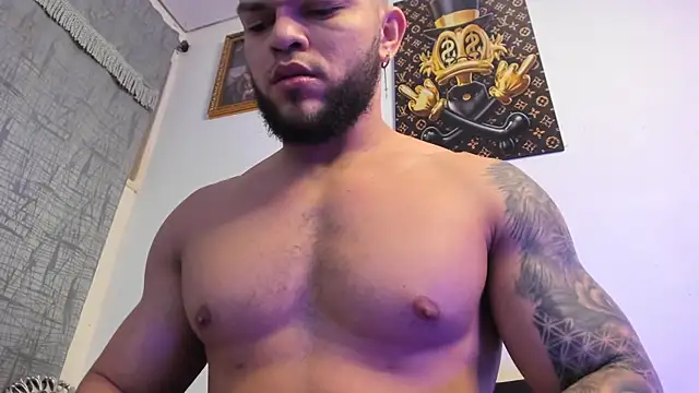Snapshot of vincent_carusso94 chatting on May 9, 11:32 pm vincent carusso94 online show from May 9, 11:32 pm
