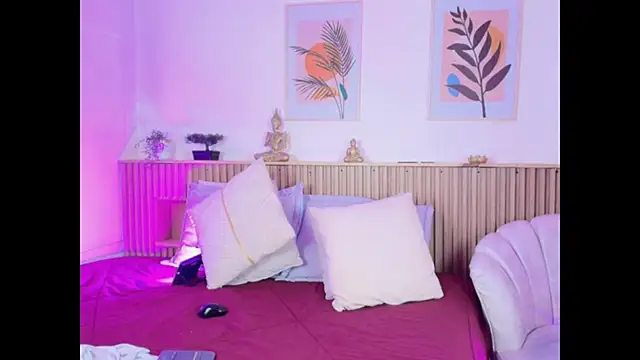 EmmaJhonnsson online show from March 8, 8:46 pm