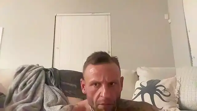 heavyhitta83 online show from January 14, 5:30 am