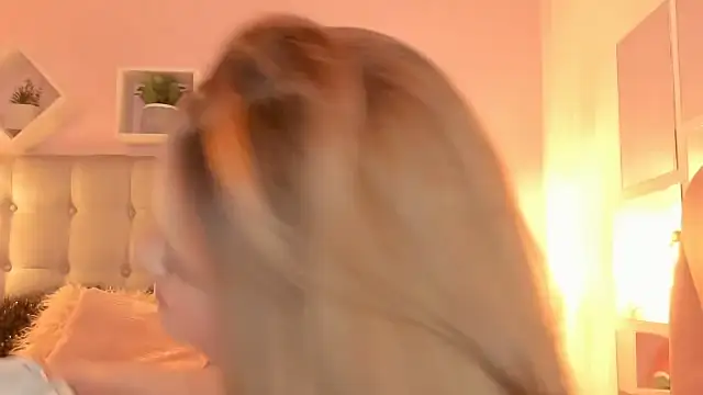 melanie hh online show from November 25, 4:01 am