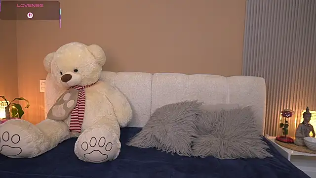 Snapshot of johanafox_ chatting on July 29, 11:58 pm johanafox online show from July 29, 11:58 pm