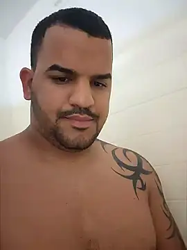 Snapshot of Latino2909 chatting on December 16, 2:47 am Latino2909 online show from December 16, 2:47 am