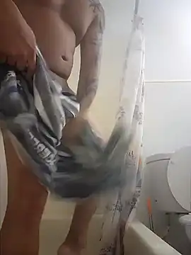 Snapshot of Latino2909 chatting on December 19, 1:39 am Latino2909 online show from December 19, 1:39 am