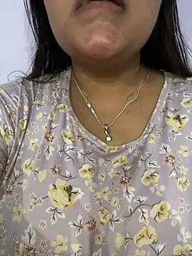 leylafleece online show from March 16, 1:49 pm