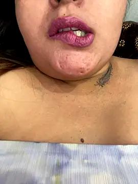leylafleece online show from September 20, 12:39 pm