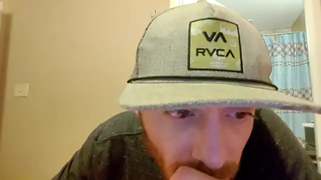 Snapshot of Huntzg23 chatting on December 15, 1:32 am Huntzg23 online show from December 15, 1:32 am