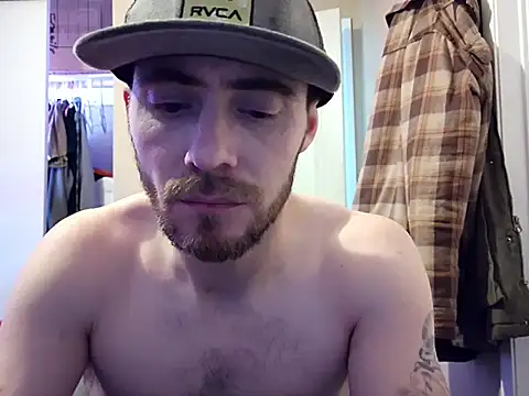 Snapshot of Huntzg23 chatting on March 11, 12:16 am Huntzg23 online show from March 11, 12:16 am