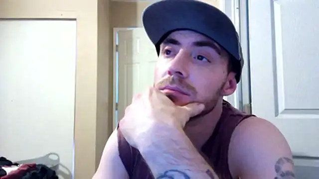 Snapshot of Huntzg23 chatting on March 18, 12:03 am Huntzg23 online show from March 18, 12:03 am