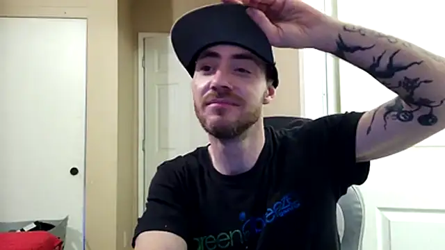 Snapshot of Huntzg23 chatting on March 21, 4:28 am Huntzg23 online show from March 21, 4:28 am