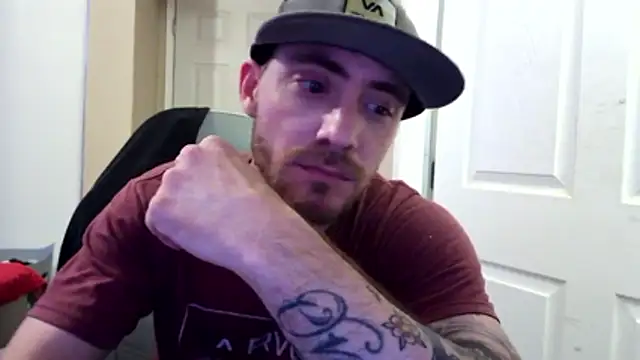 Snapshot of Huntzg23 chatting on March 22, 6:39 am Huntzg23 online show from March 22, 6:39 am