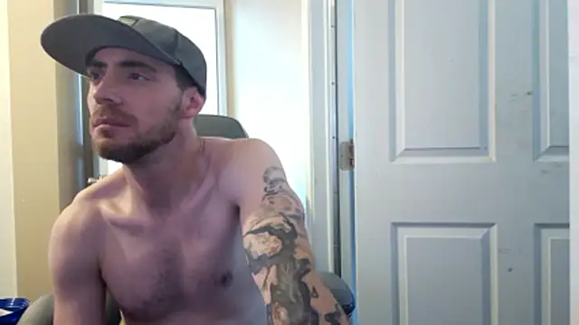 Snapshot of Huntzg23 chatting on March 27, 7:46 pm Huntzg23 online show from March 27, 7:46 pm