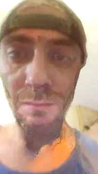 Snapshot of Huntzg23 chatting on April 24, 7:49 pm Huntzg23 online show from April 24, 7:49 pm