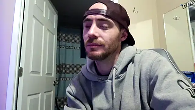 Snapshot of Huntzg23 chatting on April 26, 5:49 am Huntzg23 online show from April 26, 5:49 am