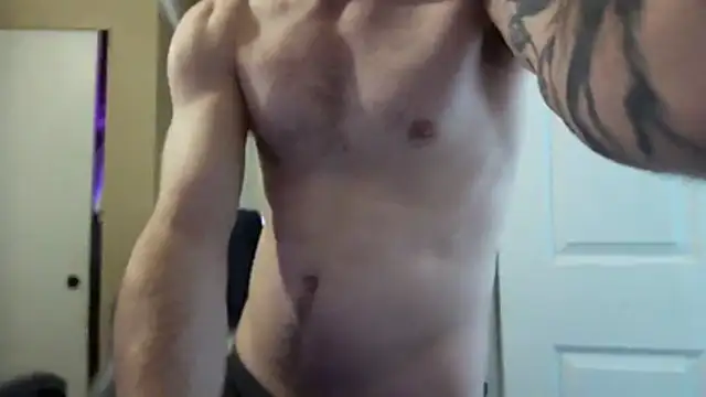 Snapshot of Huntzg23 chatting on May 11, 2:45 pm Huntzg23 online show from May 11, 2:45 pm