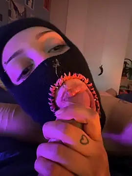 littlewitchxoxo online show from February 22, 3:47 pm