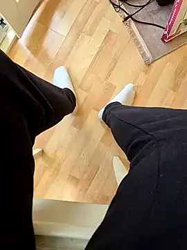 Snapshot of dirtynylonboy33 chatting on December 17, 12:22 pm dirtynylonboy33 online show from December 17, 12:22 pm