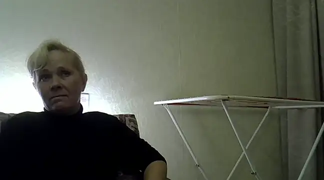 Snapshot of sakura_blonde chatting on December 17, 9:05 pm sakura blonde online show from December 17, 9:05 pm