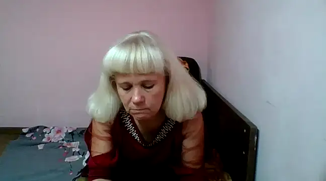 Snapshot of sakura_blonde chatting on February 2, 6:20 pm sakura blonde online show from February 2, 6:20 pm