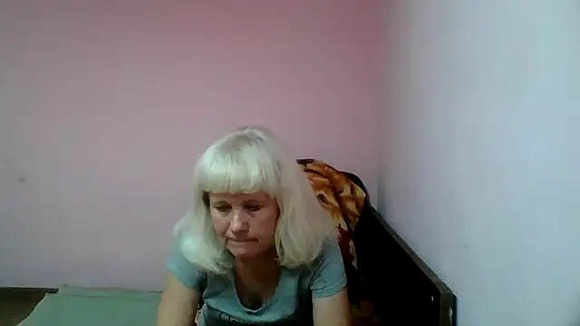 Snapshot of sakura_blonde chatting on February 9, 7:41 pm sakura blonde online show from February 9, 7:41 pm