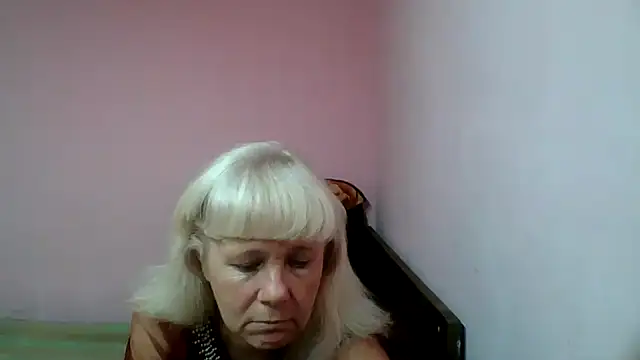 Snapshot of sakura_blonde chatting on February 10, 9:36 pm sakura blonde online show from February 10, 9:36 pm