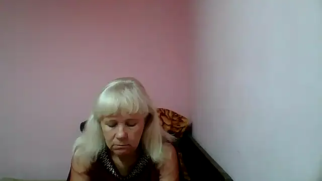Snapshot of sakura_blonde chatting on February 11, 8:15 am sakura blonde online show from February 11, 8:15 am