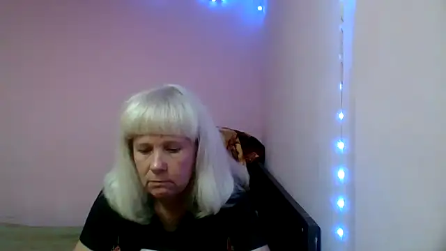 Snapshot of sakura_blonde chatting on February 11, 9:03 pm sakura blonde online show from February 11, 9:03 pm