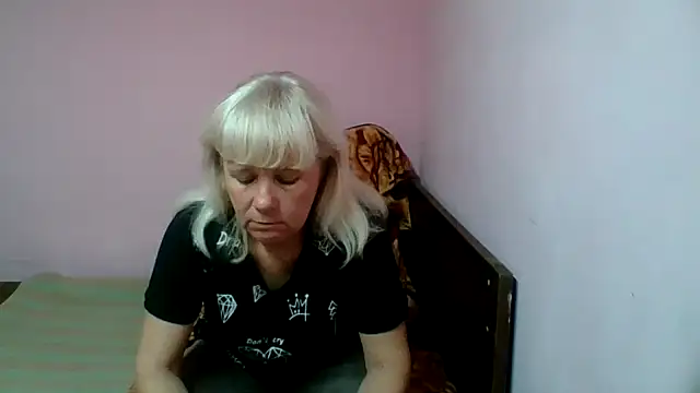 Snapshot of sakura_blonde chatting on February 15, 6:01 pm sakura blonde online show from February 15, 6:01 pm