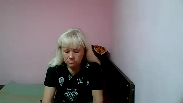 Snapshot of sakura_blonde chatting on February 18, 6:59 am sakura blonde online show from February 18, 6:59 am
