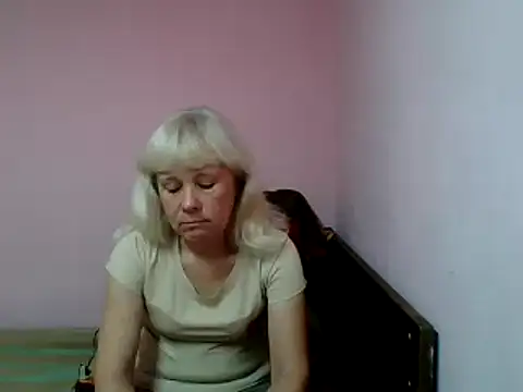 Snapshot of sakura_blonde chatting on February 27, 4:43 pm sakura blonde online show from February 27, 4:43 pm